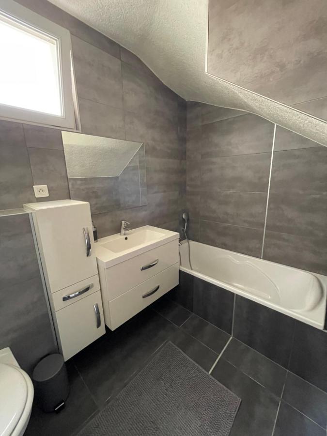 Appartement Chaleureux Avec Entrée Indépendante .